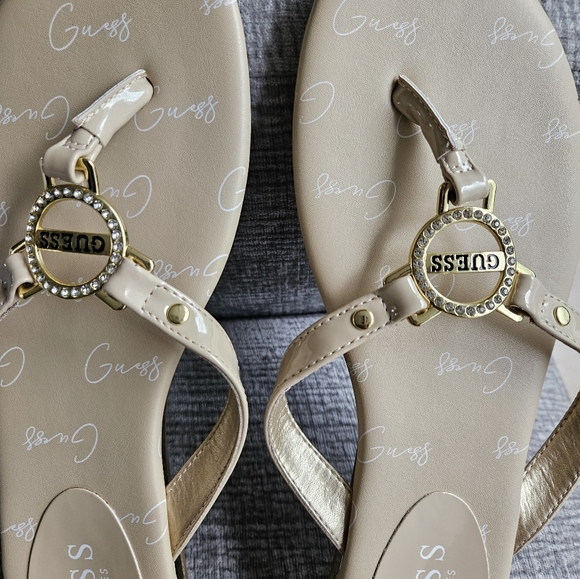 🎀 NWOT Guess Bling Flip-Flop Sandals.  Color: Tan/ Size:8 ✨️ - Picture 4 of 6